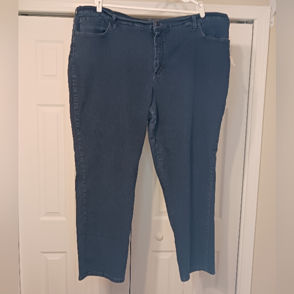 #295 - Lee Blue Classic Fit Jeans Size 26